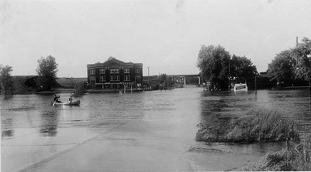 CrystalCityHotelFlood1940s.jpg